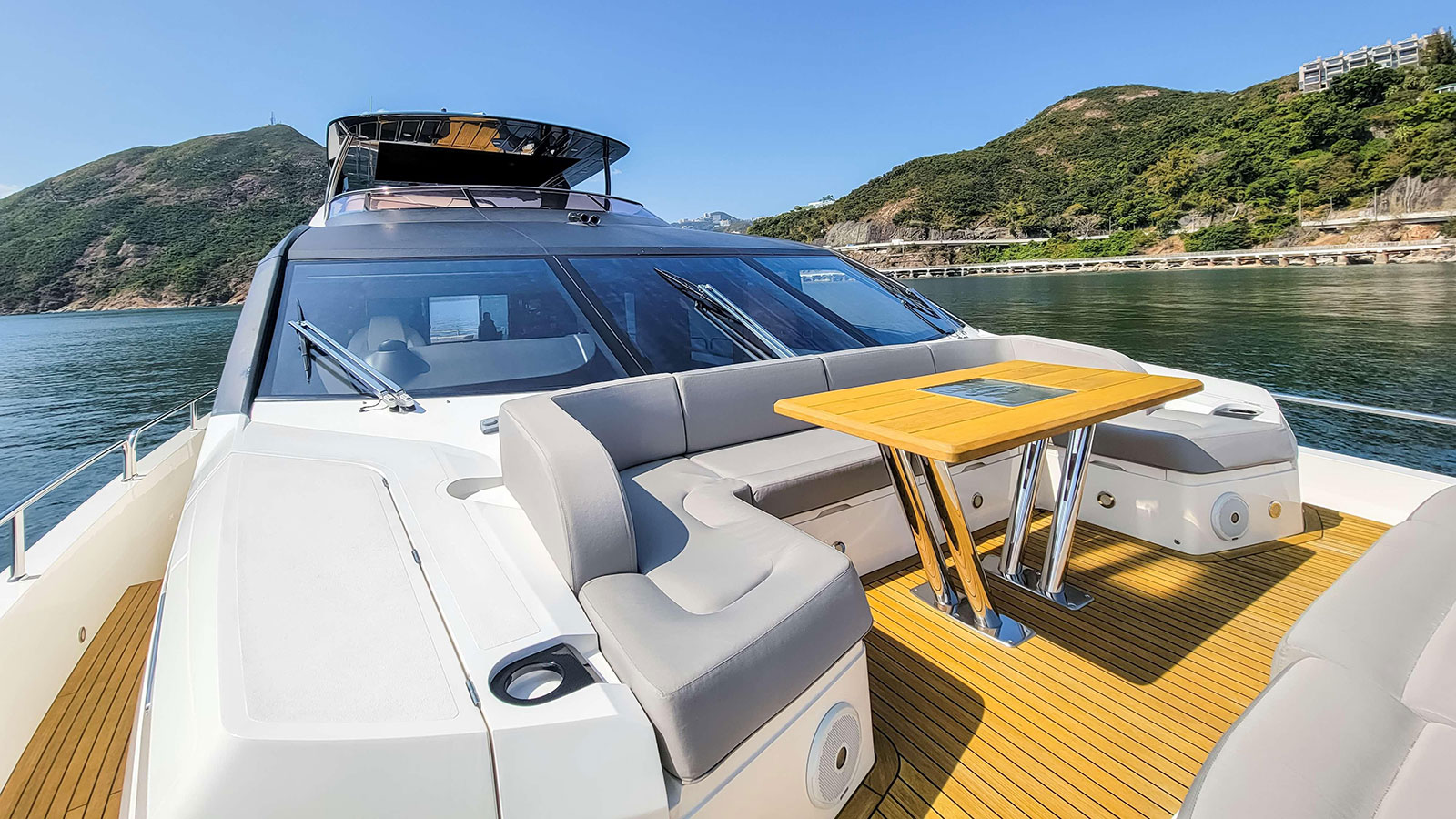 2016 Sunseeker 86 Yacht na sprzedaż (photo 21)