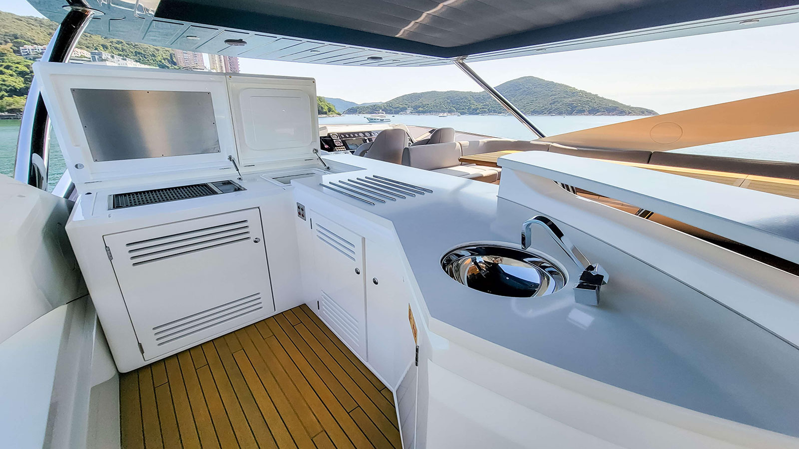 2016 Sunseeker 86 Yacht na sprzedaż (photo 24)