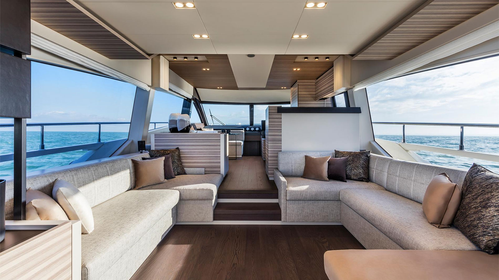 2020 Ferretti 670 à vendre (photo 2)