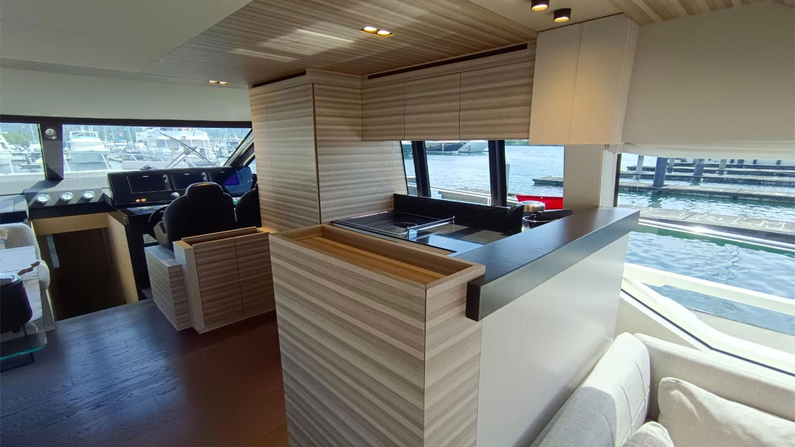 2020 Ferretti 670 à vendre (photo 4)