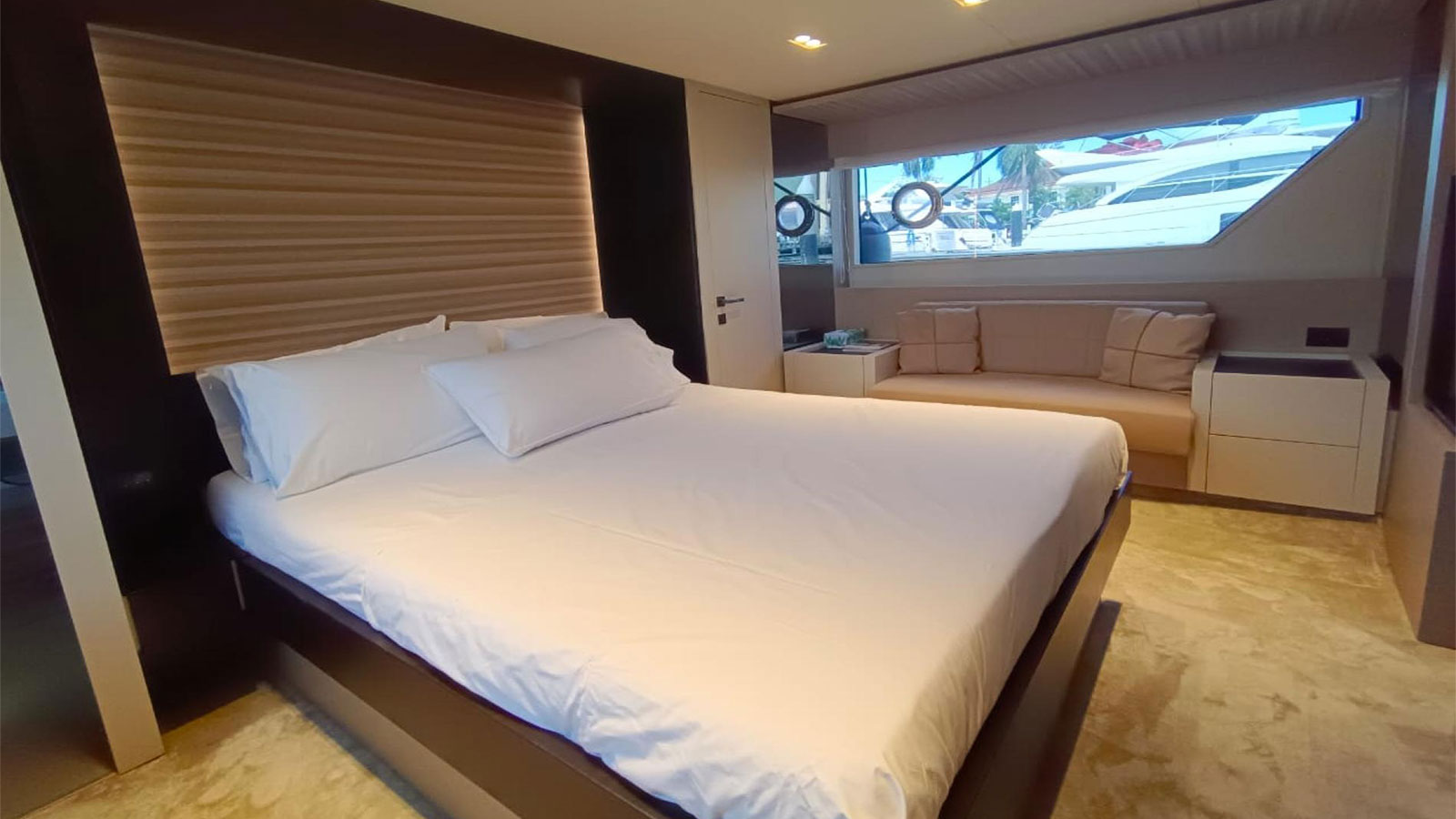 2020 Ferretti 670 à vendre (photo 8)