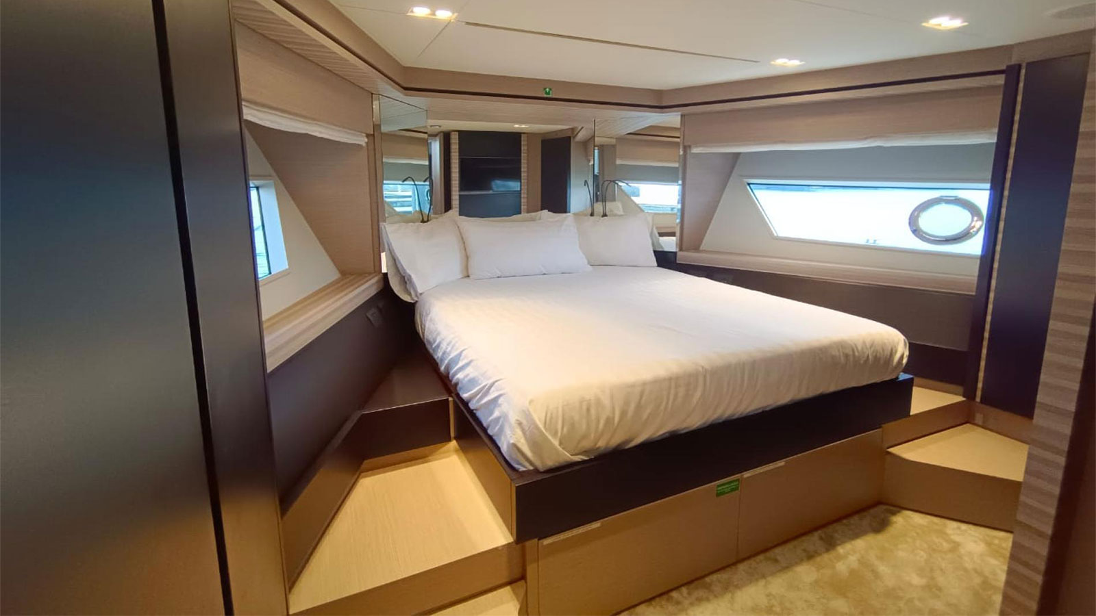 2020 Ferretti 670 à vendre (photo 9)