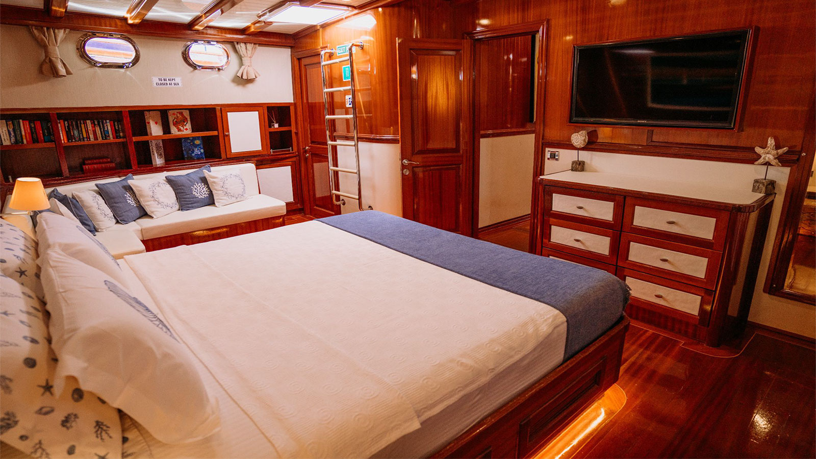 2009 Custom Built 36m Motor Sailor zu verkaufen (photo 4)