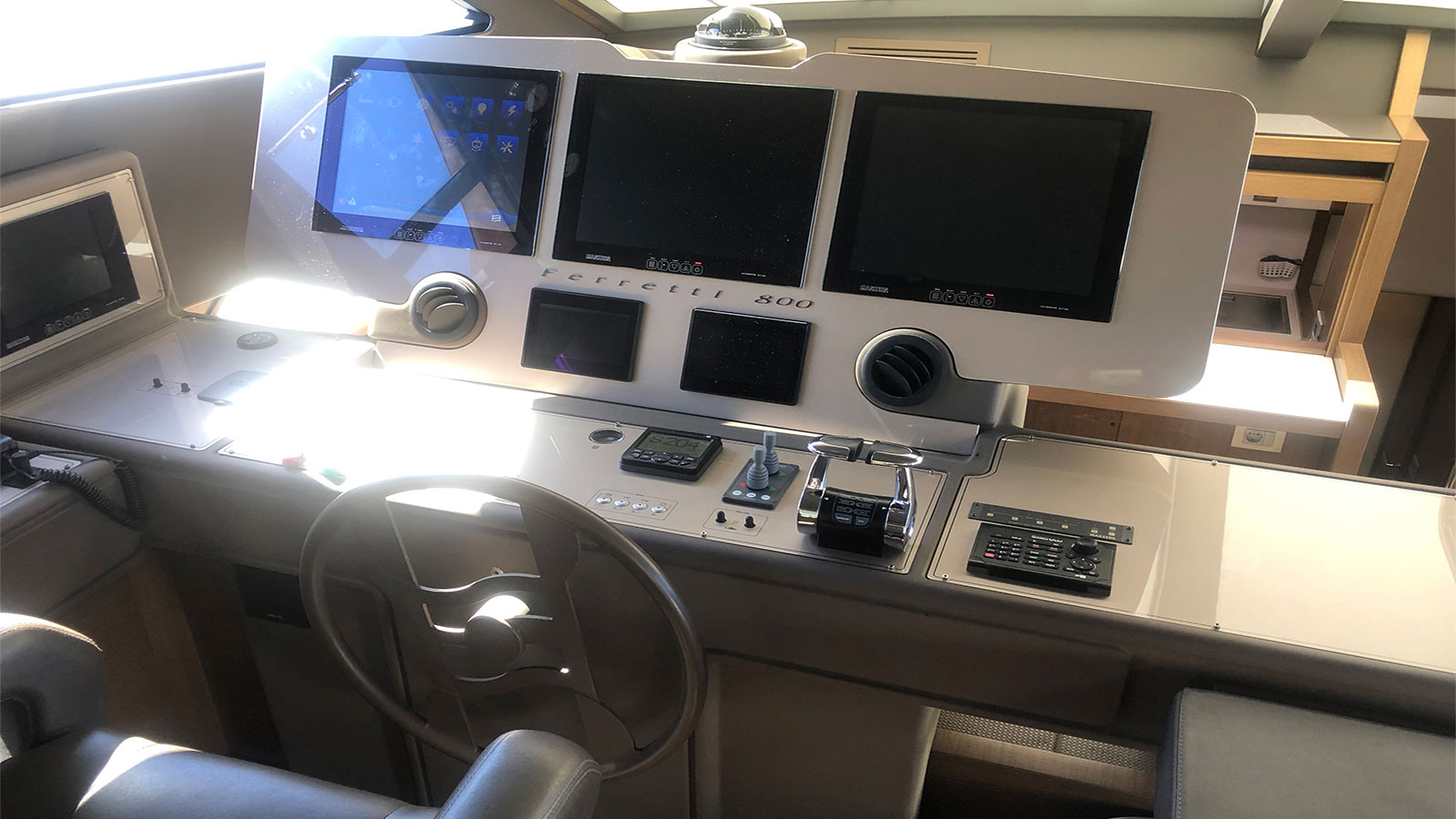 2015 Ferretti 800 HT te koop (photo 6)