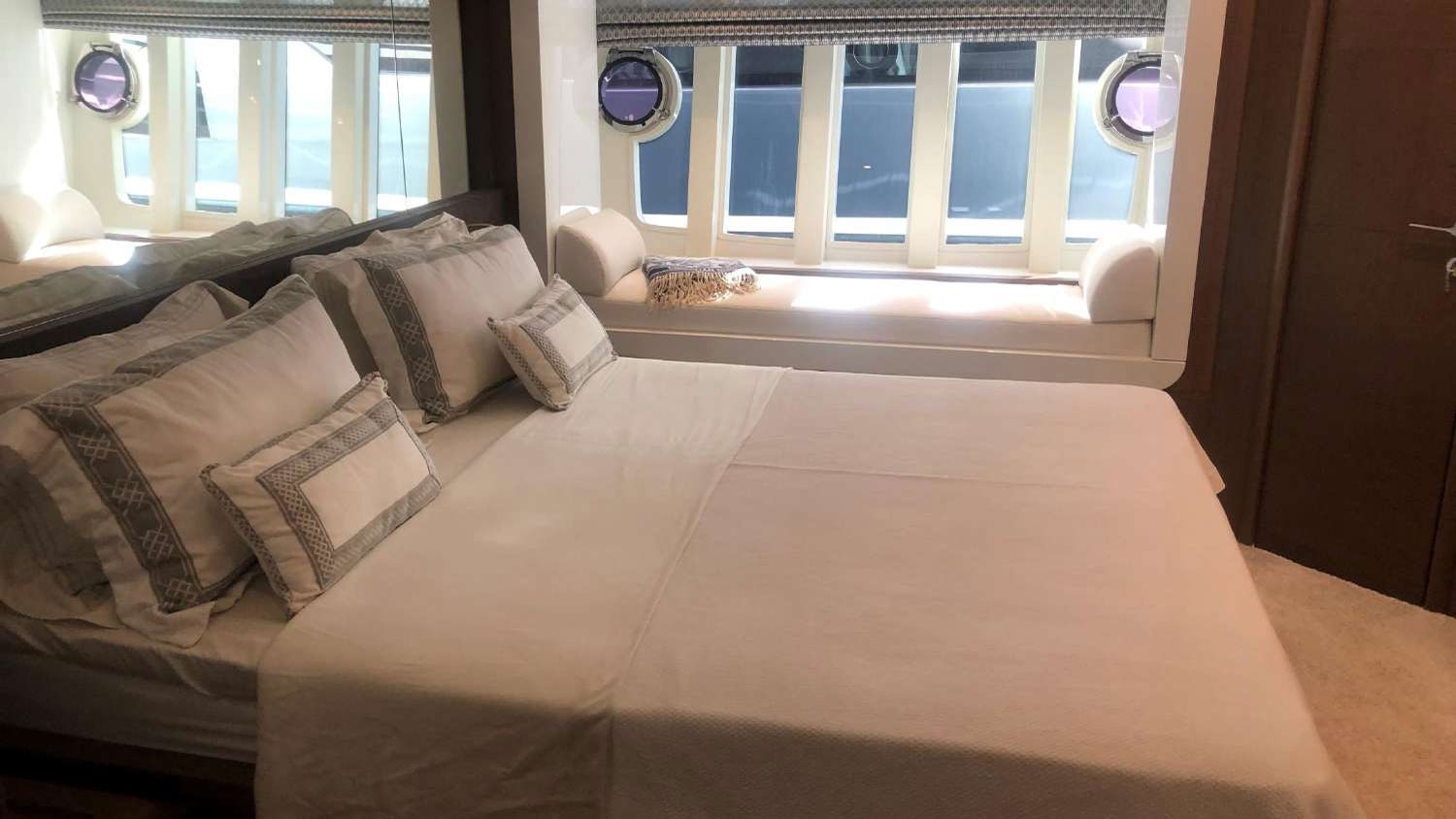 2015 Ferretti 800 HT te koop (photo 9)