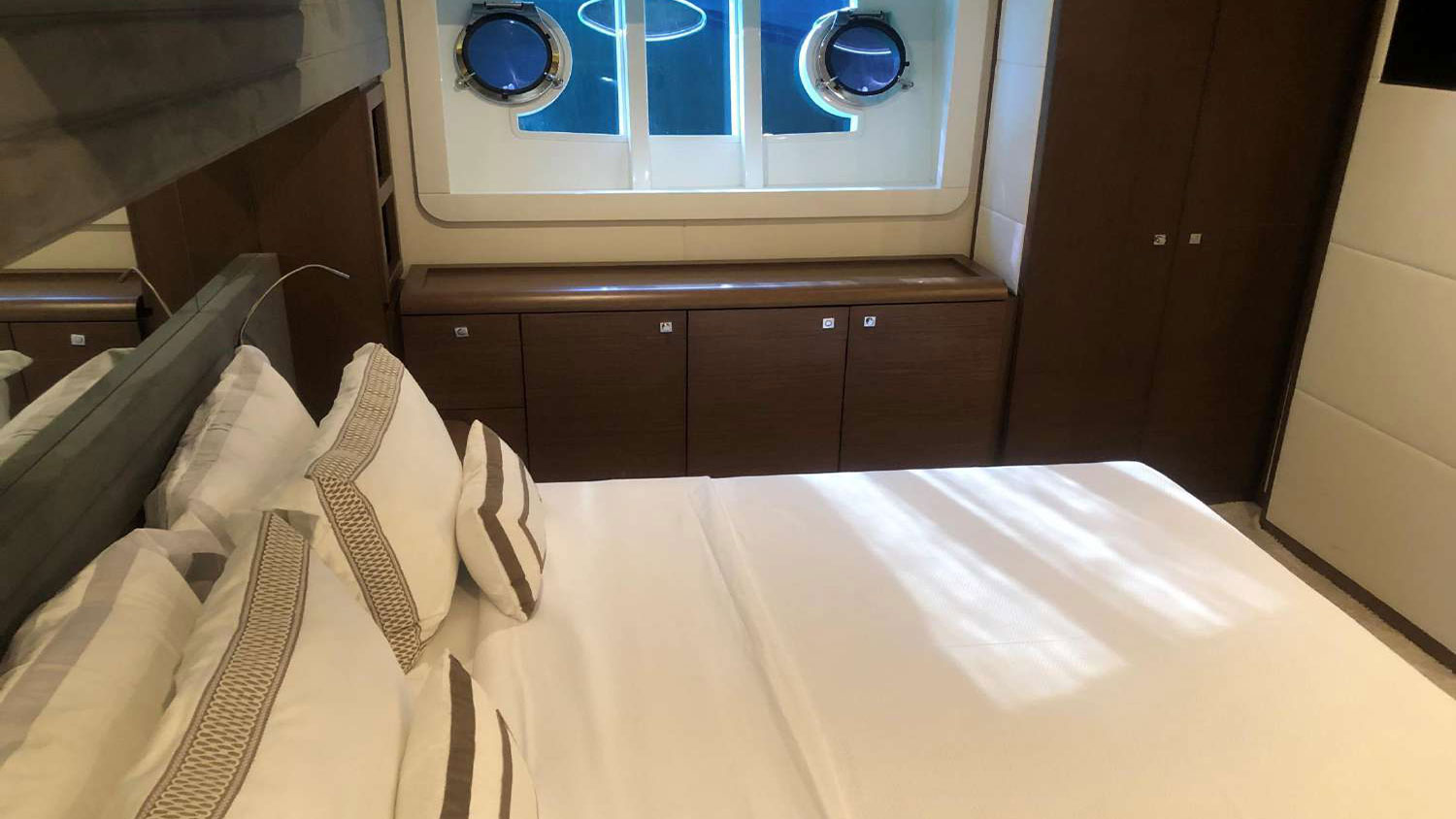 2015 Ferretti 800 HT te koop (photo 12)