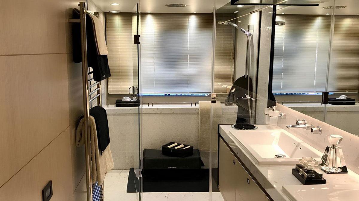 2016 Princess 82 for sale (photo 10)