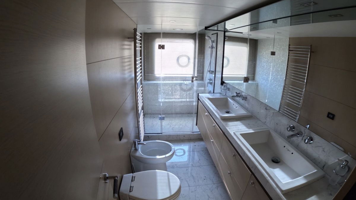 2016 Princess 82 for sale (photo 11)