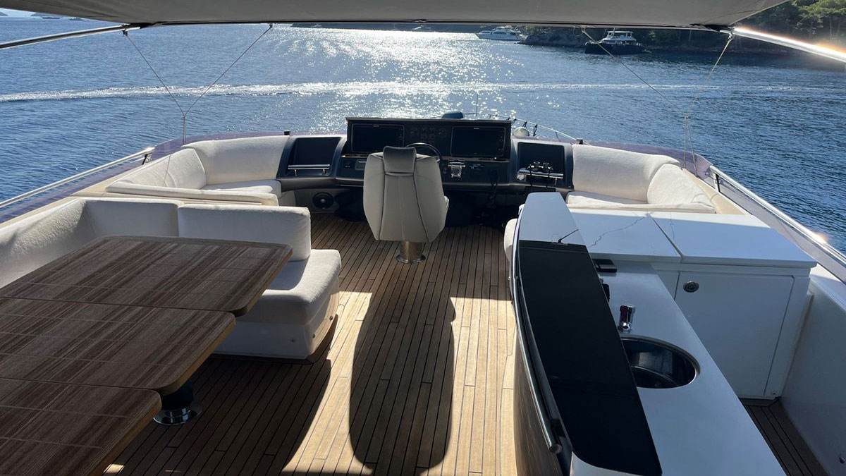 2016 Princess 82 for sale (photo 15)