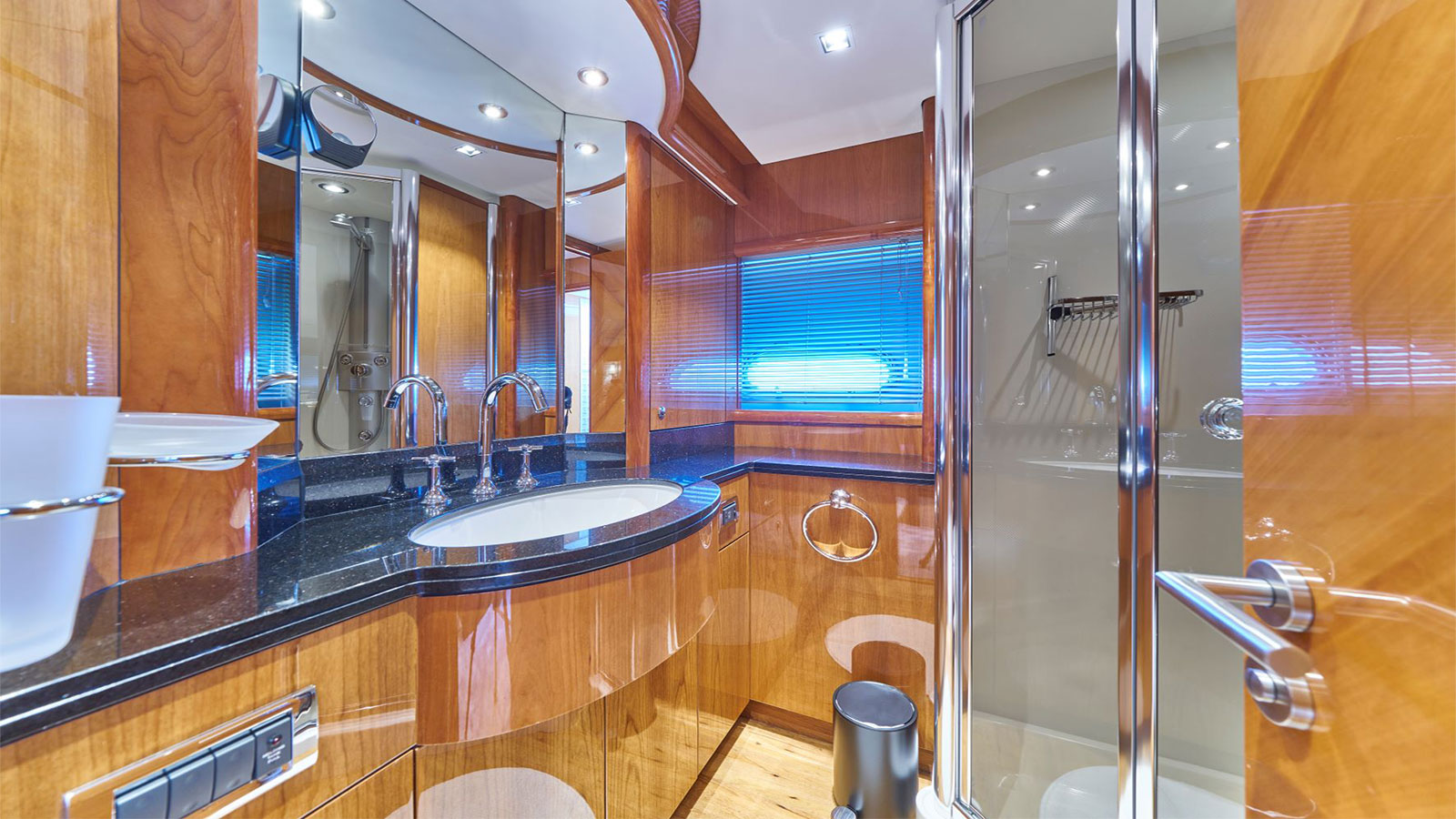 2004 Sunseeker 94 Yacht na sprzedaż (photo 14)