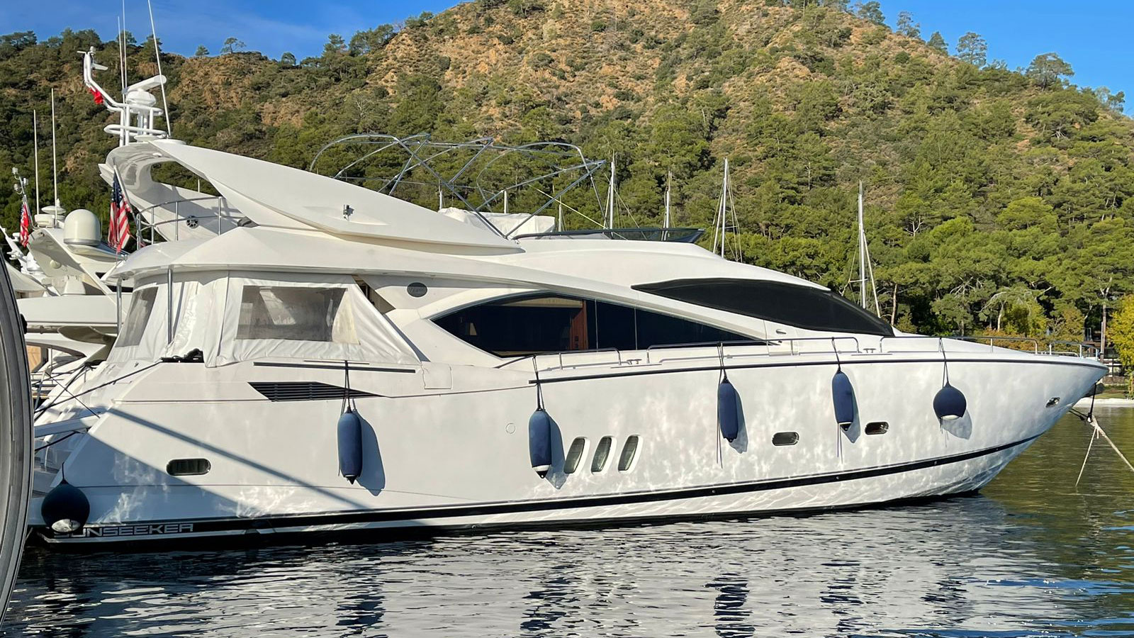 2006 Sunseeker 82 Yacht for sale (photo 1)
