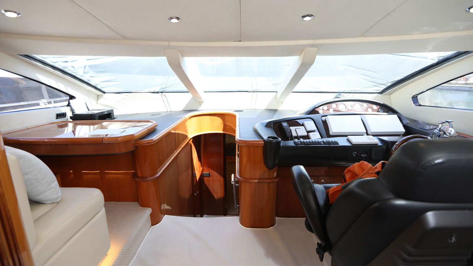 2006 Sunseeker 82 Yacht for sale (photo 4)