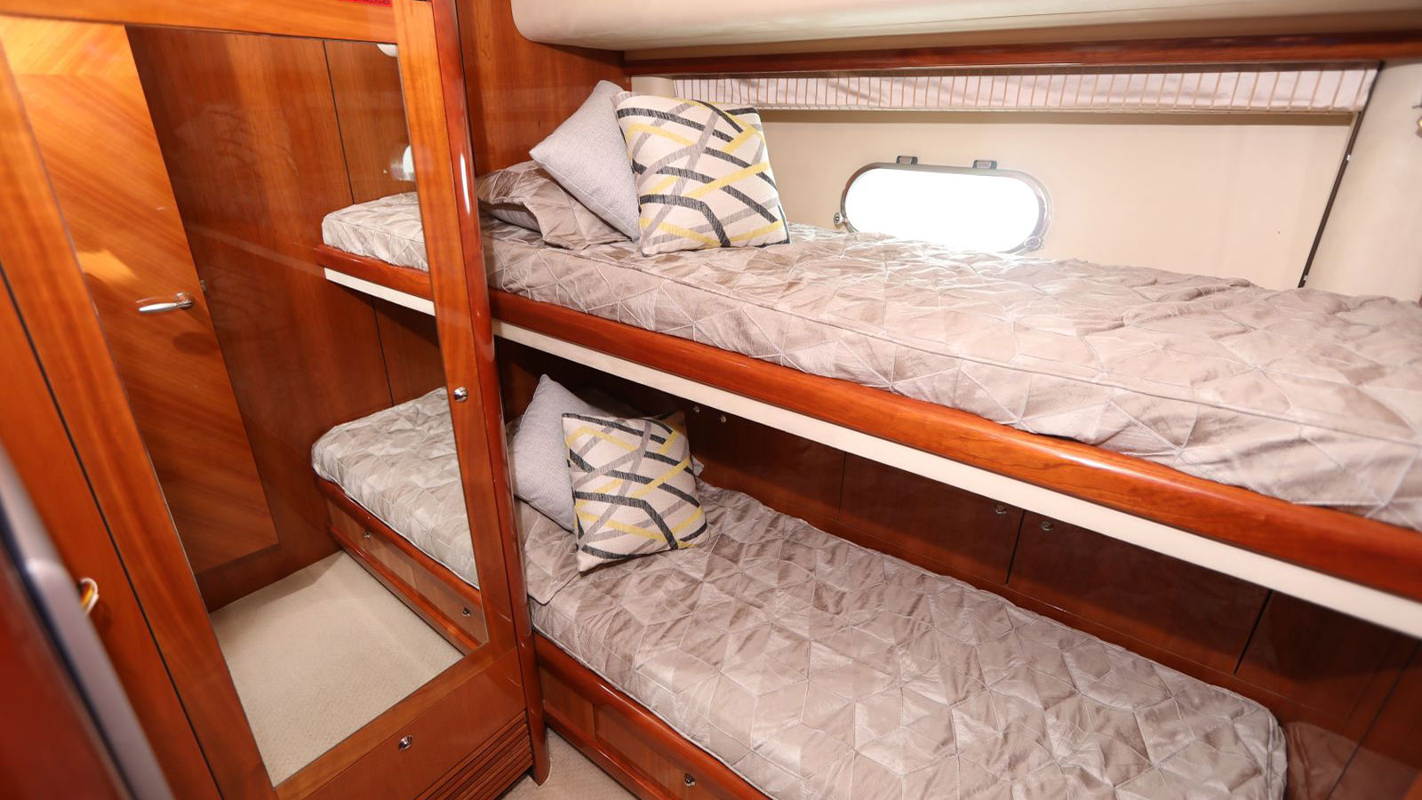 2006 Sunseeker 82 Yacht for sale (photo 11)
