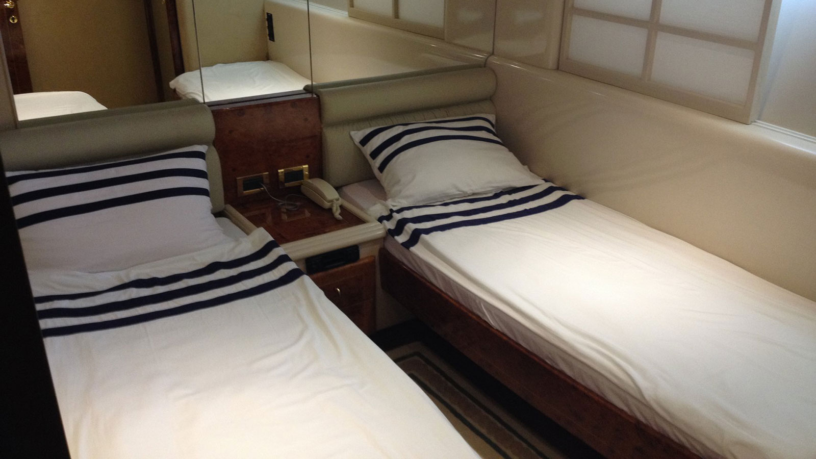 1994 Tuzla 26M Flybridge à vendre (photo 8)