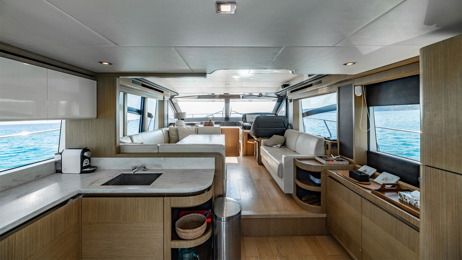 2017 Absolute 52 Fly à vendre (photo 3)