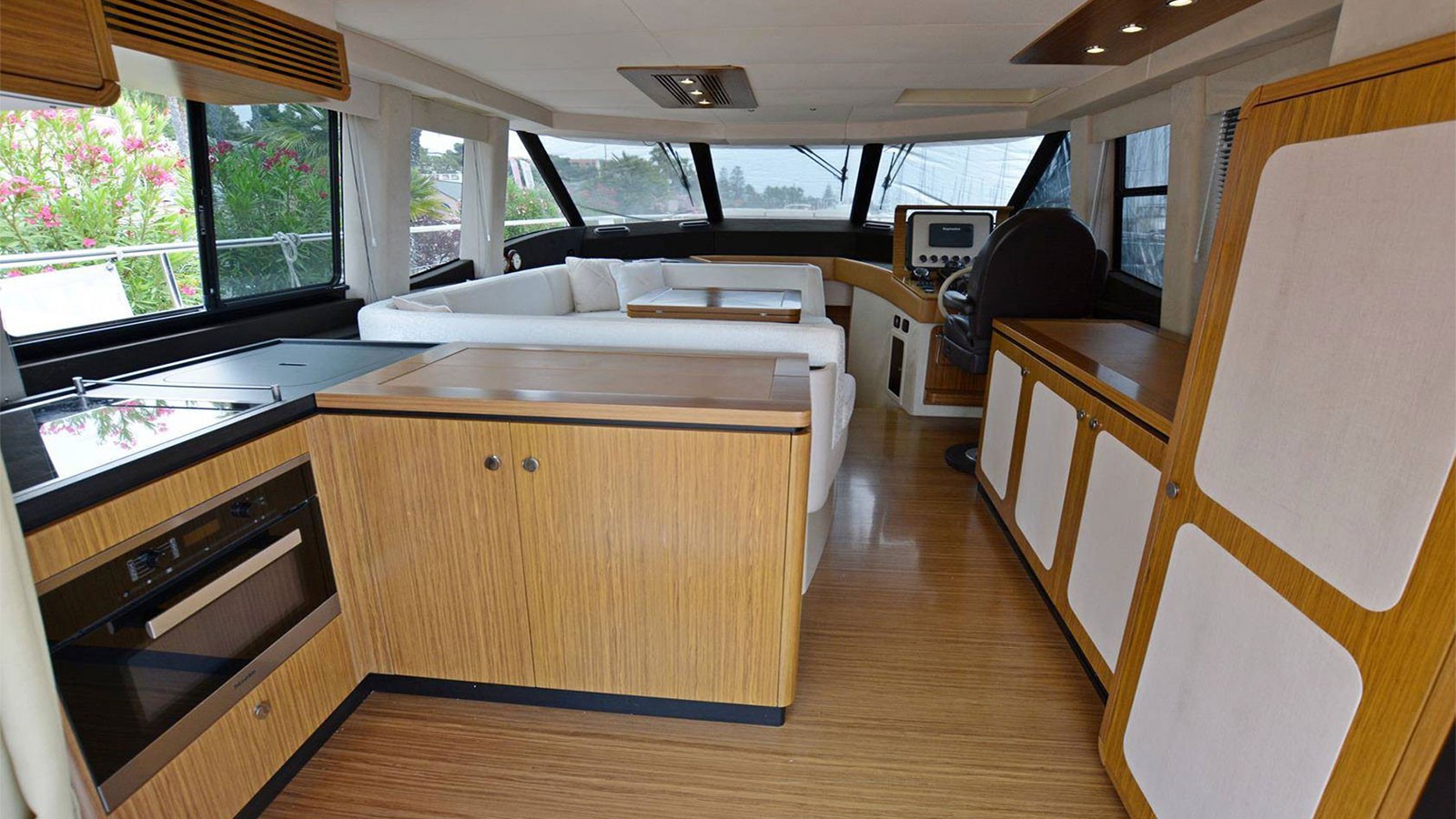 2015 Azimut Magellano 53 te koop (photo 2)