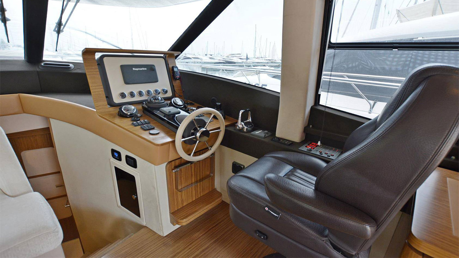 2015 Azimut Magellano 53 te koop (photo 4)