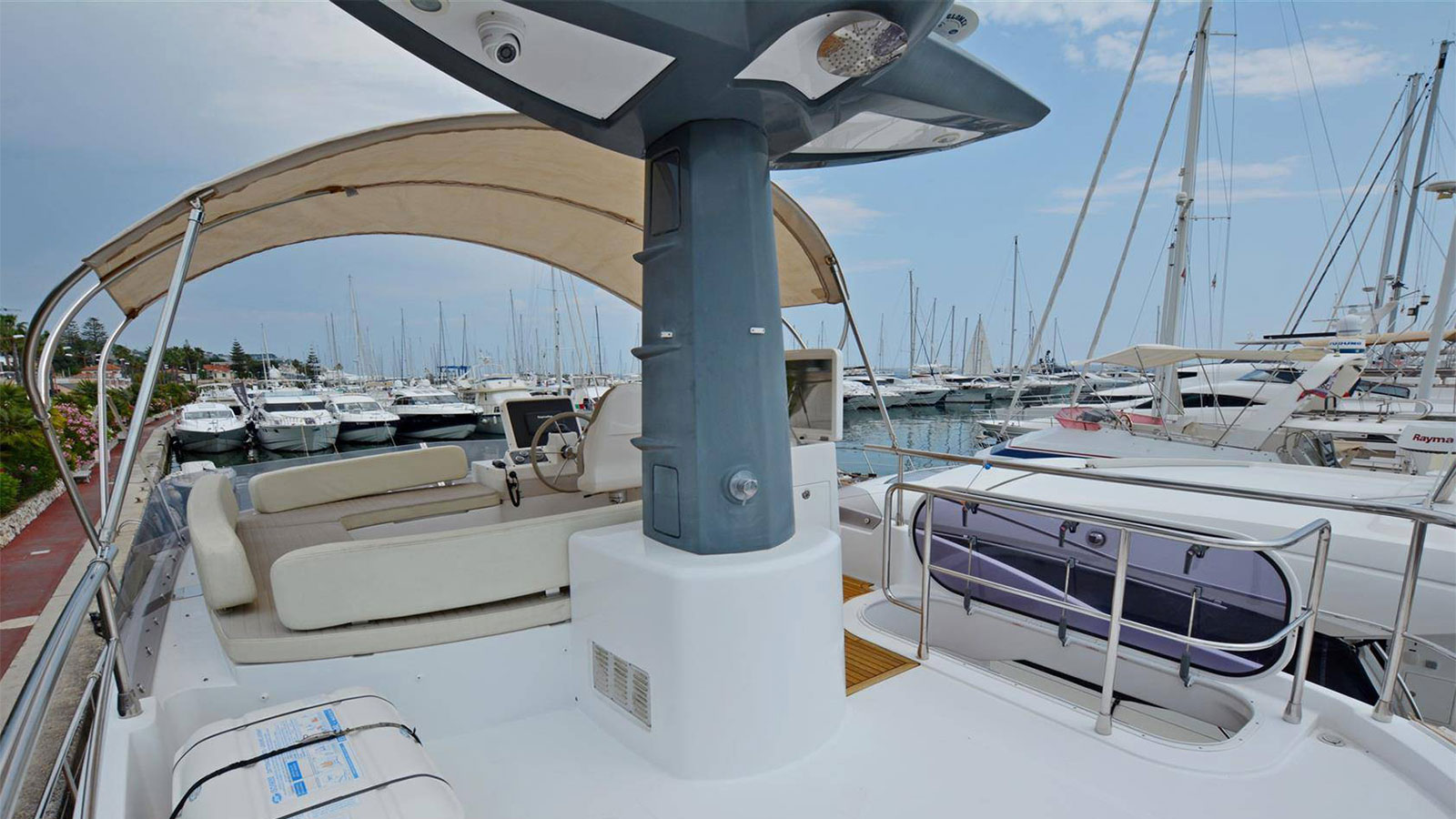 2015 Azimut Magellano 53 te koop (photo 10)
