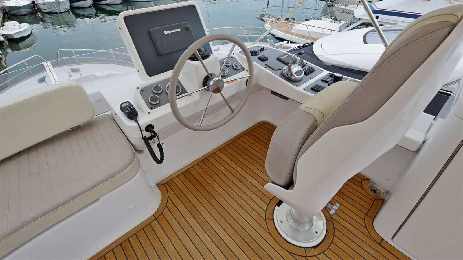 2015 Azimut Magellano 53 te koop (photo 11)