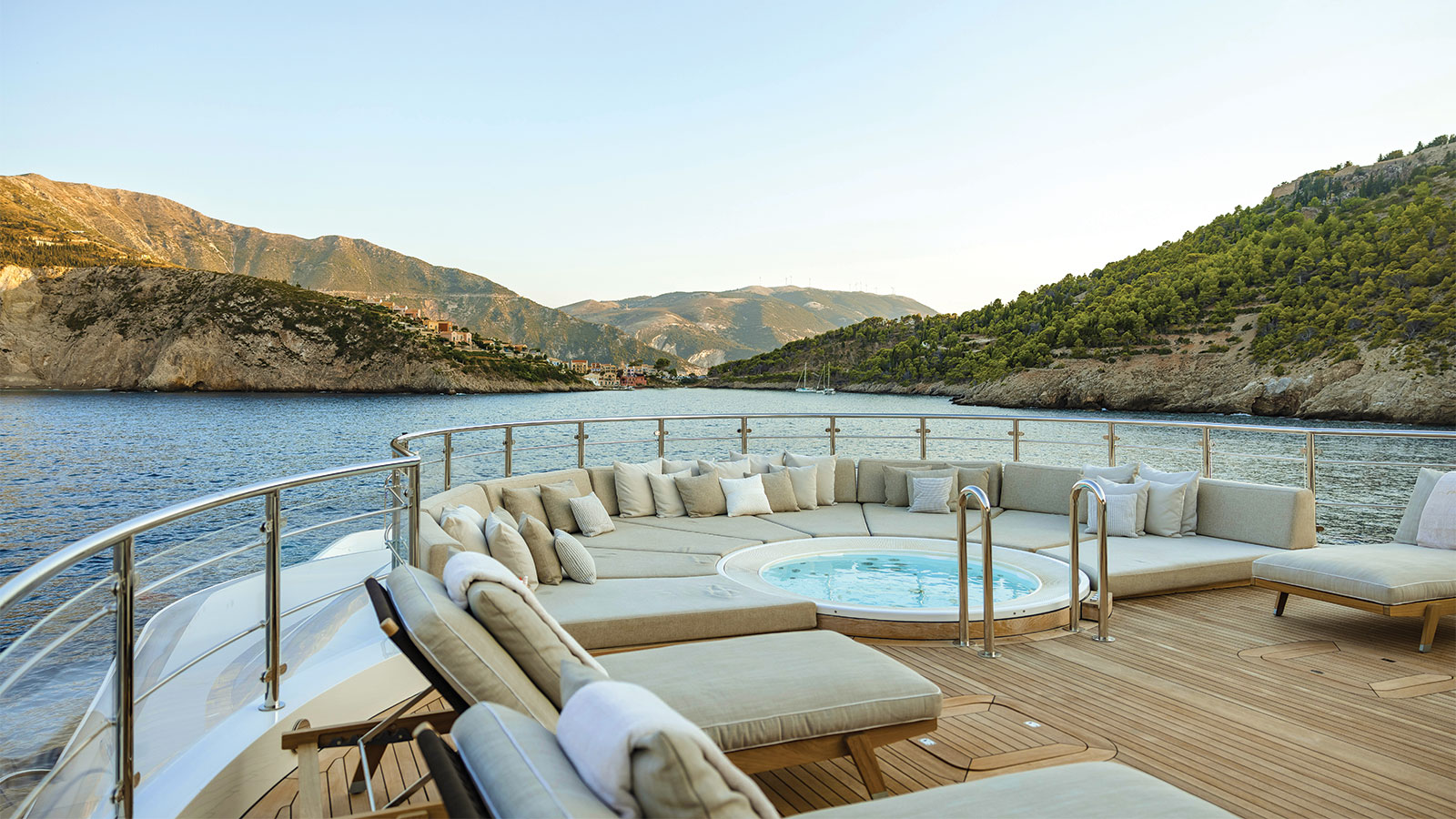 2004 Golden Yachts Emir te huur (photo 23)