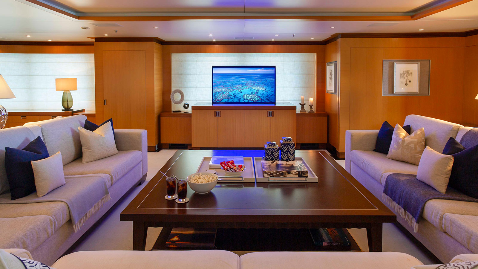 2008 Benetti La Blanca for charter (photo 5)