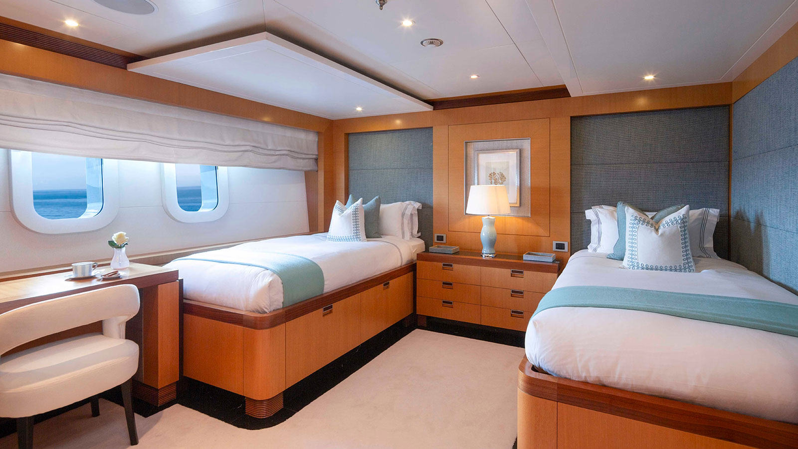 2008 Benetti La Blanca for charter (photo 11)