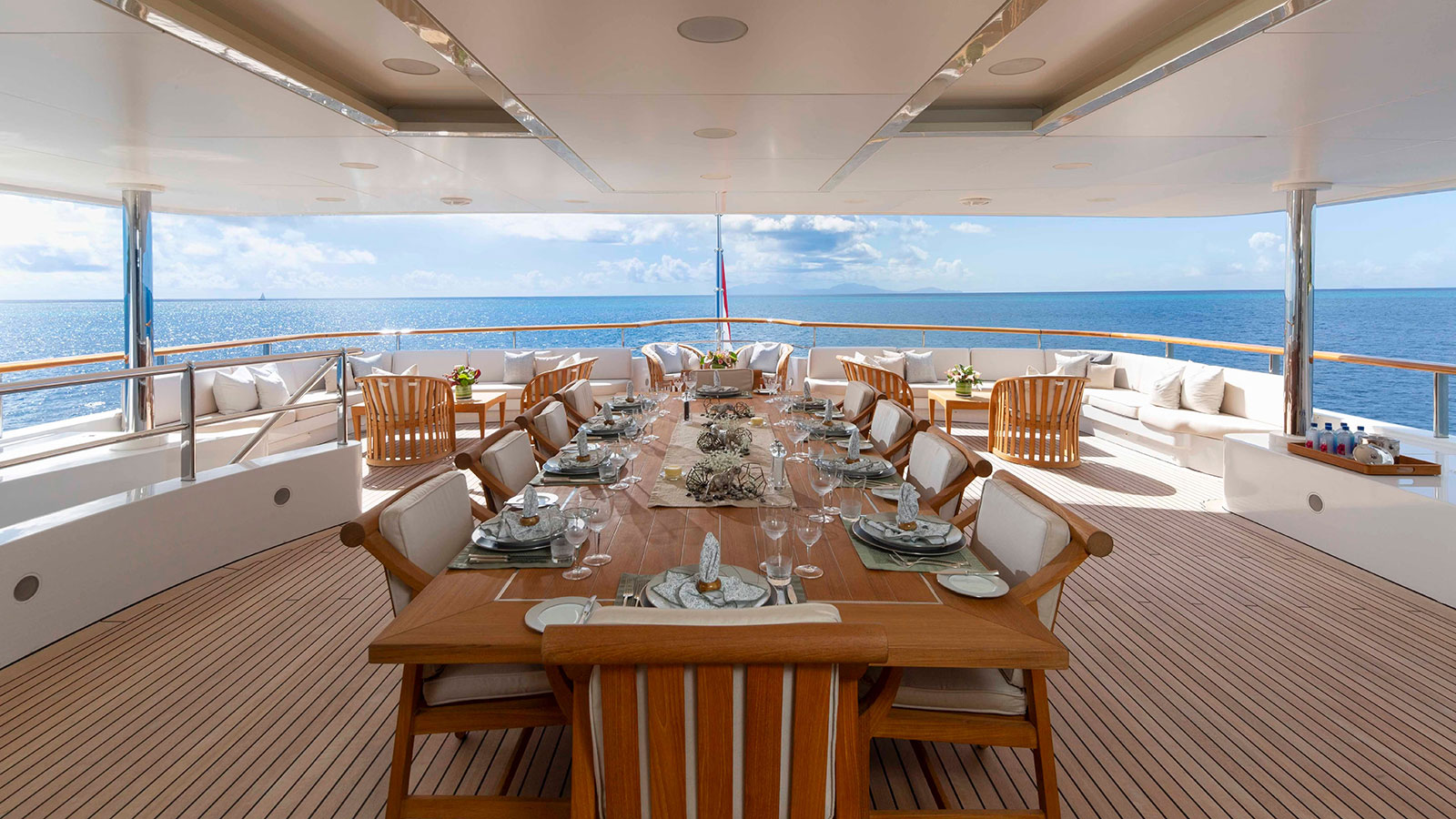 2008 Benetti La Blanca for charter (photo 19)