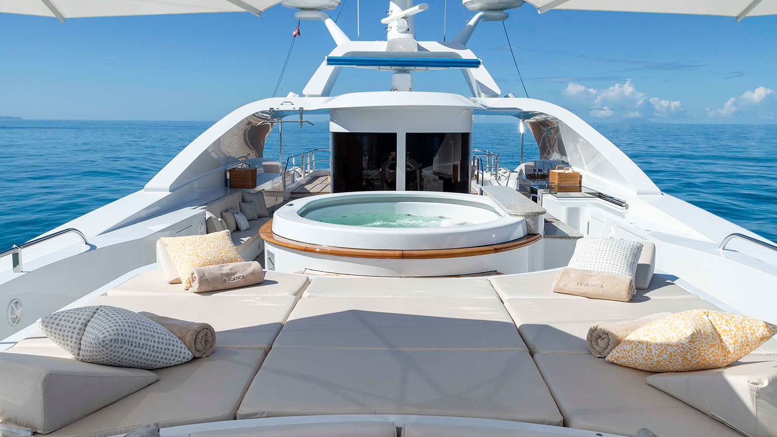 2008 Benetti La Blanca for charter (photo 20)