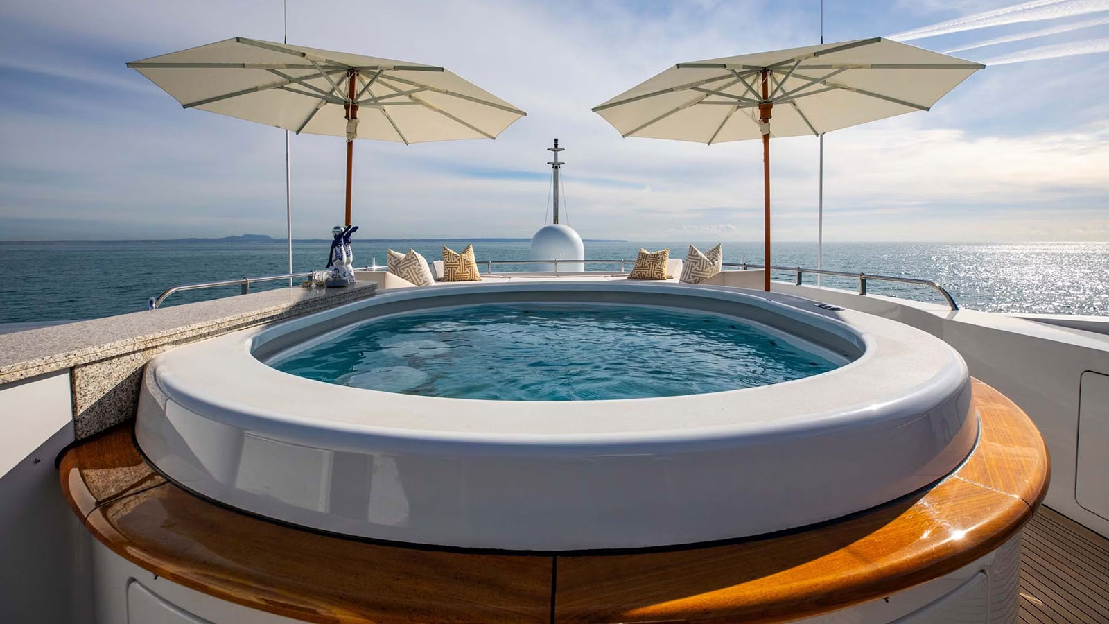 2008 Benetti La Blanca for charter (photo 22)
