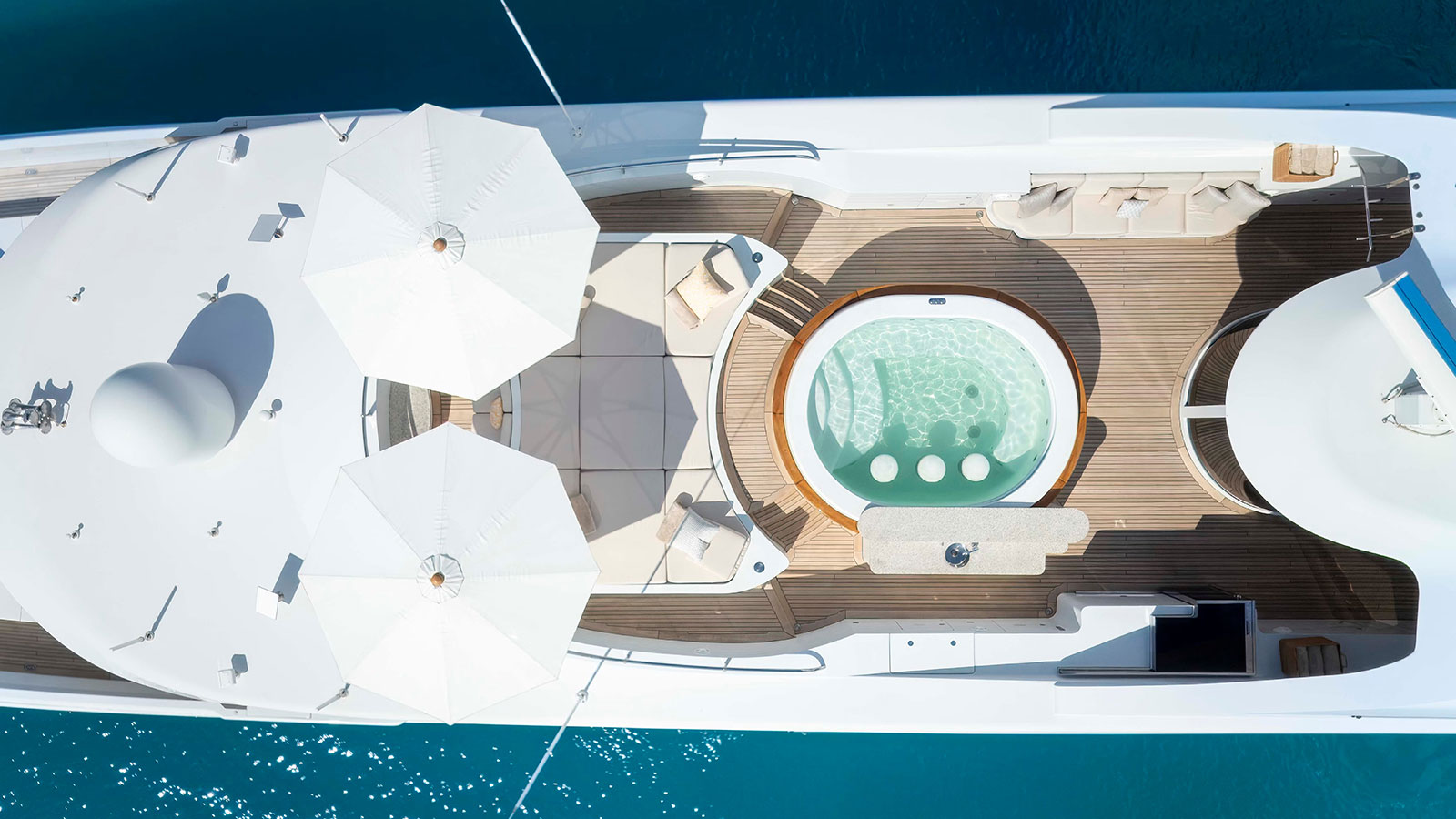 2008 Benetti La Blanca for charter (photo 25)
