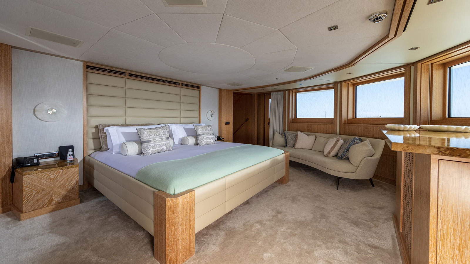 2000 Oceanco Friendship na czarter (photo 6)