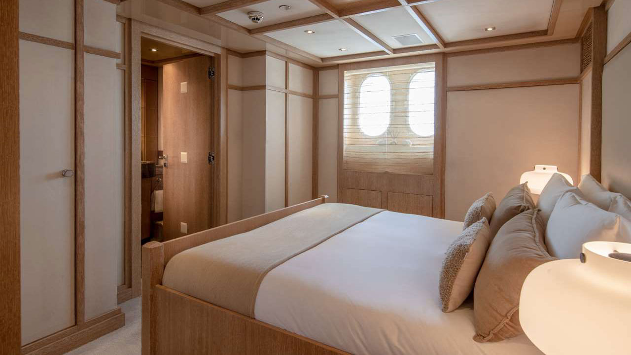 2000 Oceanco Friendship na czarter (photo 8)