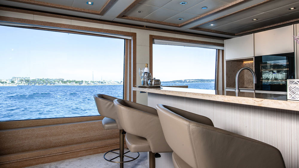 2000 Oceanco Friendship na czarter (photo 10)