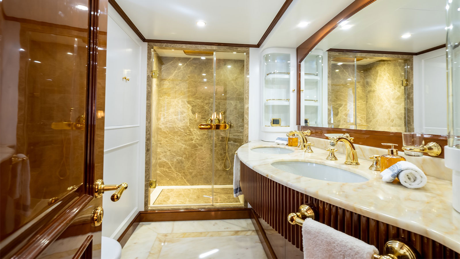 1998 Benetti Stella Fiera te huur (photo 18)