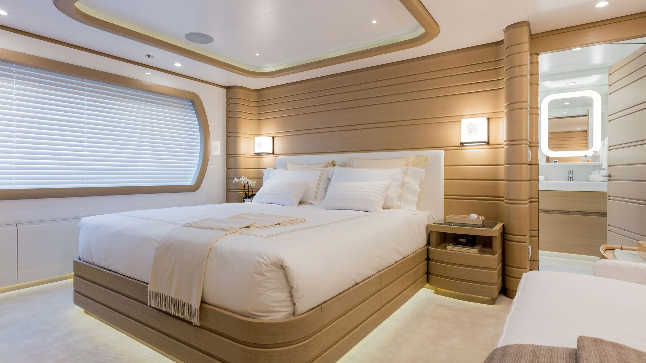2016 Benetti Moca for charter (photo 12)