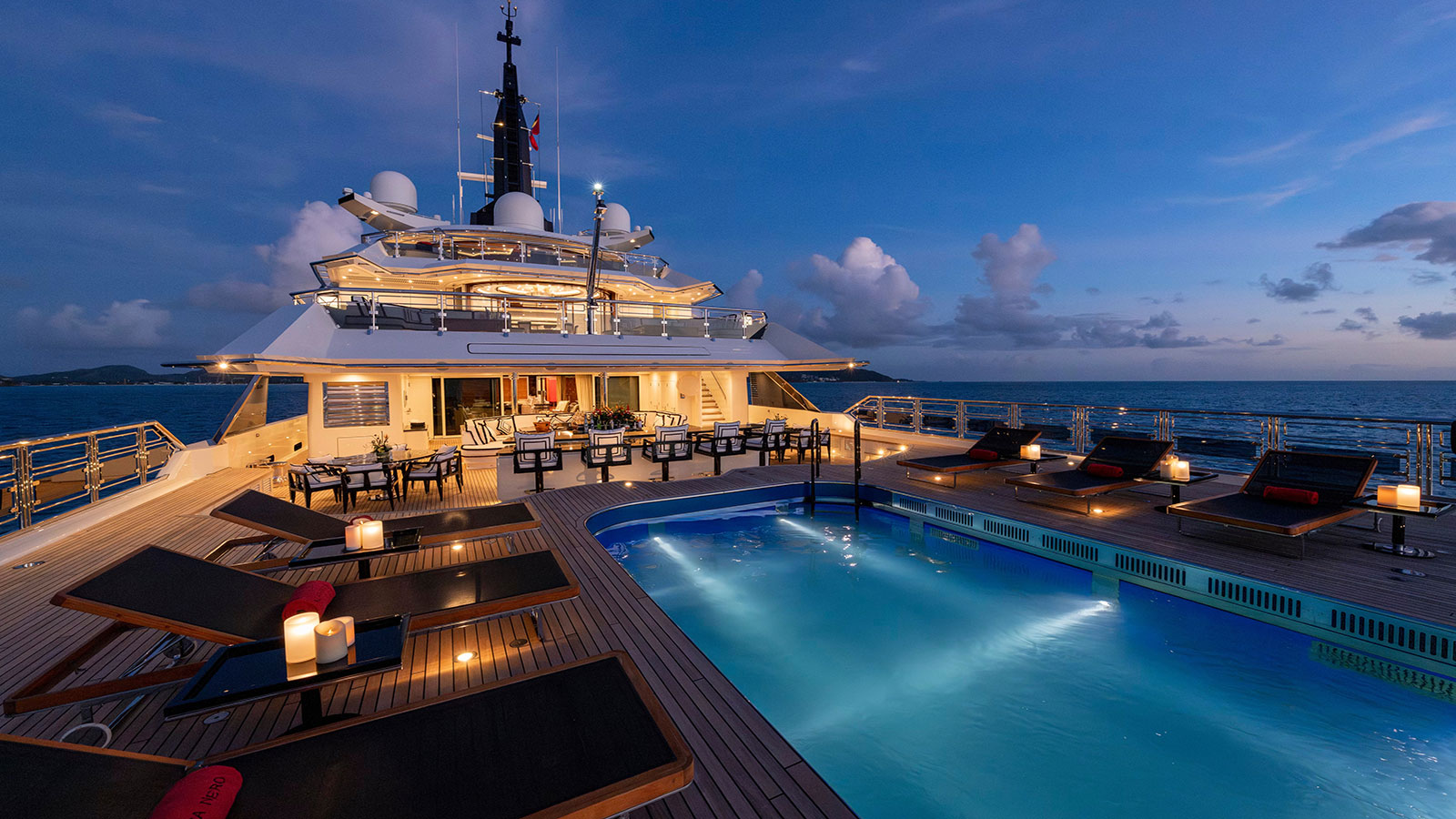 2007 Oceanco Alfa Nero a noleggio (photo 19)