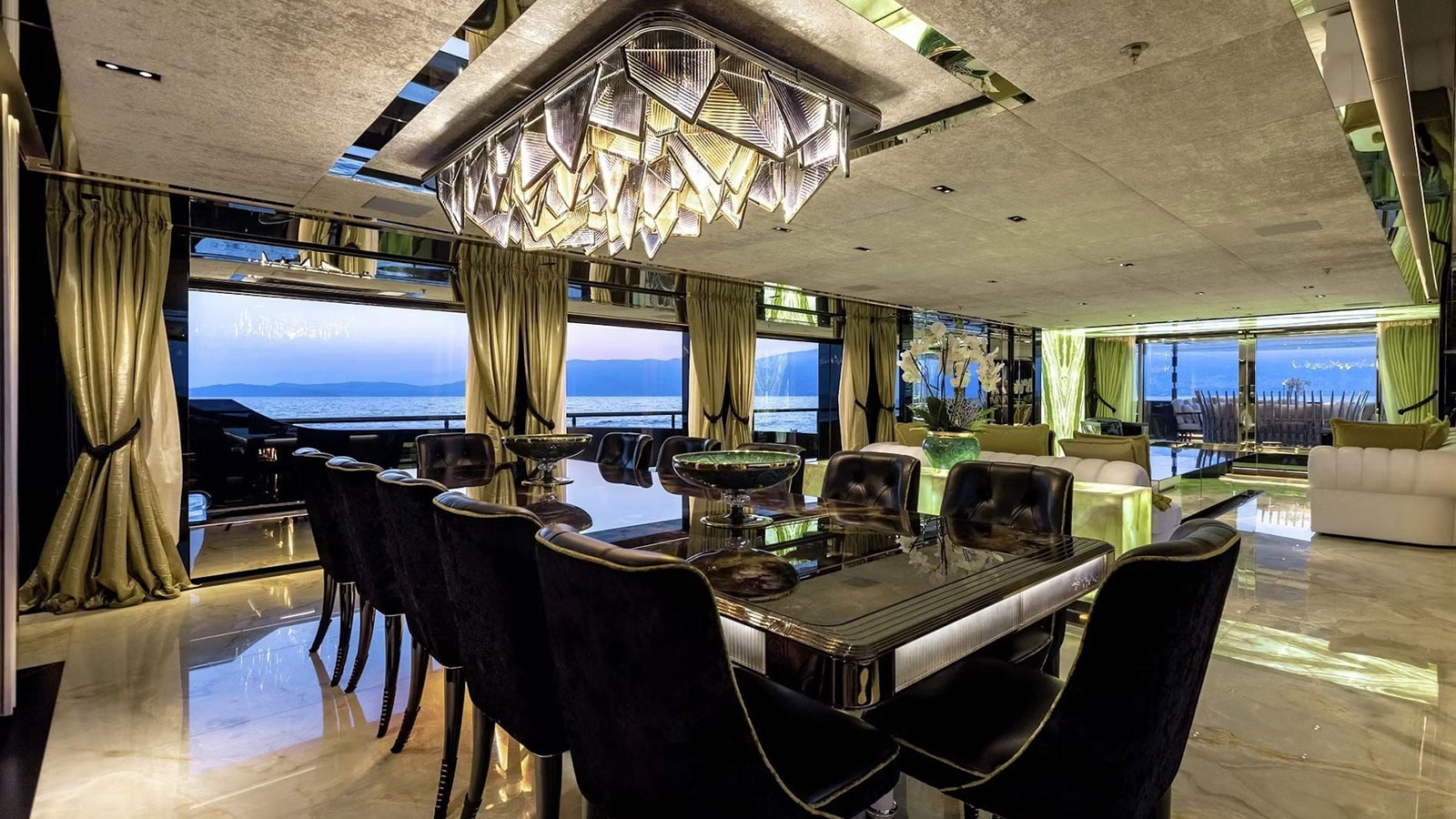 2017 Mondomarine Sarastar te huur (photo 12)