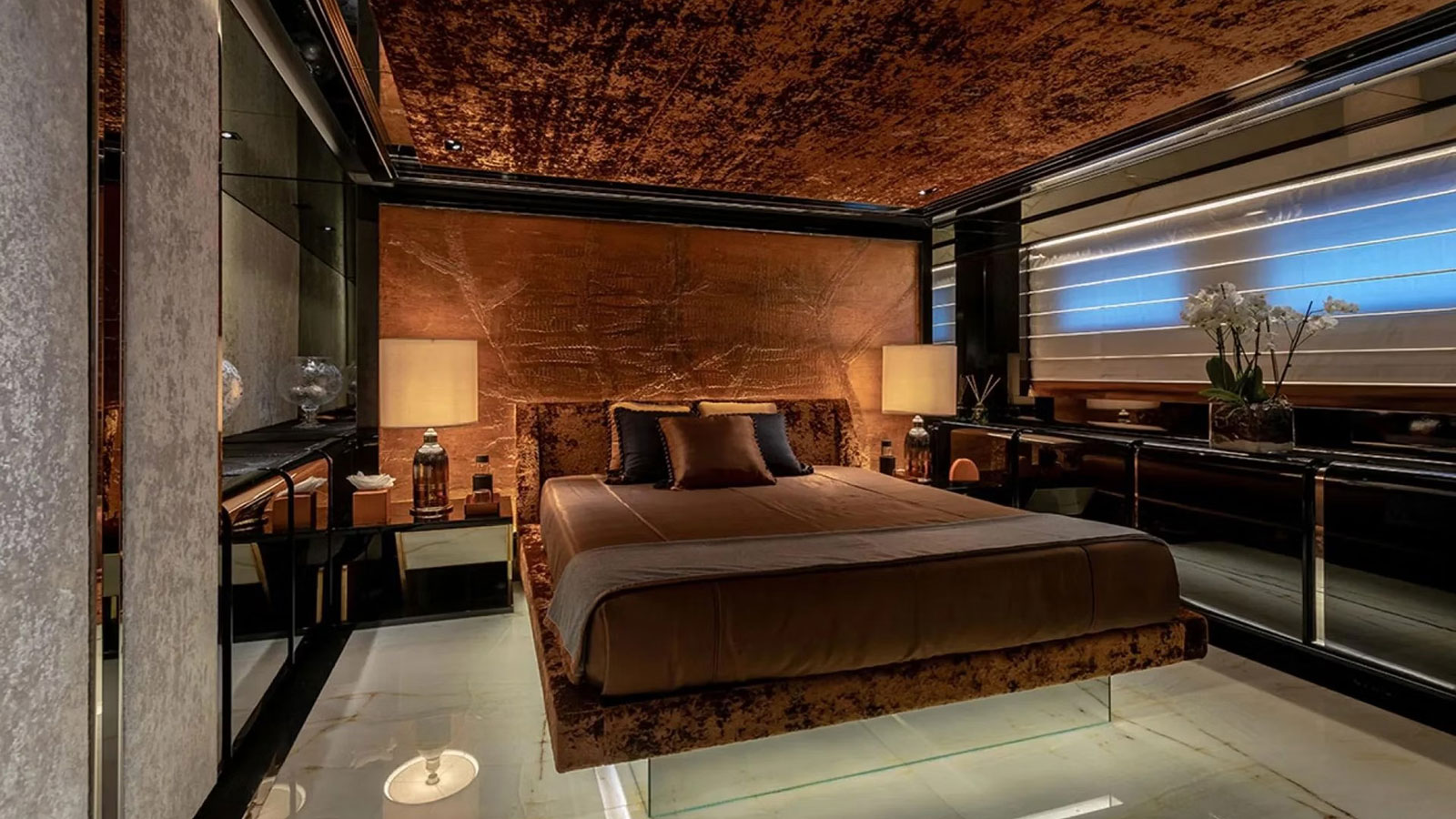 2017 Mondomarine Sarastar te huur (photo 17)