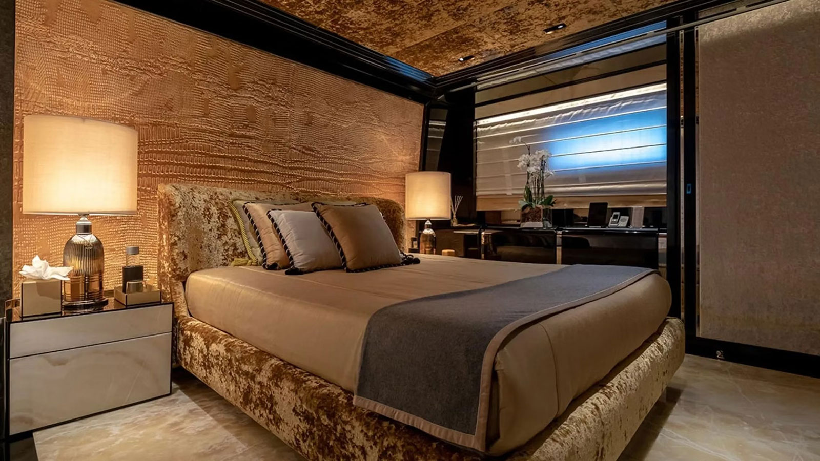 2017 Mondomarine Sarastar te huur (photo 20)