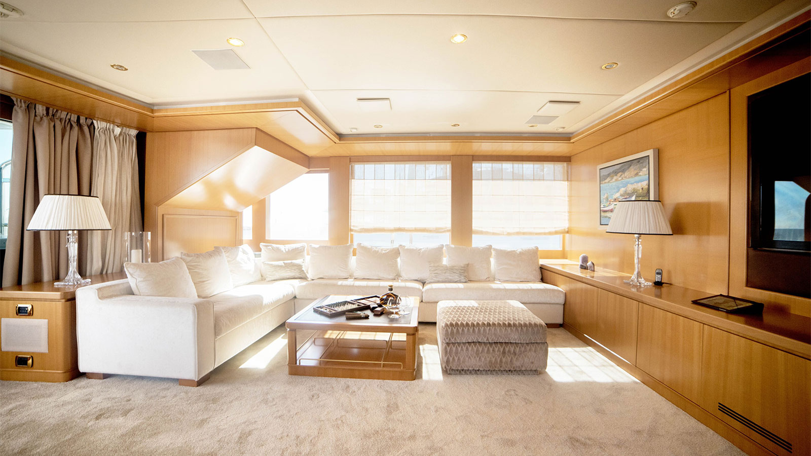 2006 ISA Oasis for charter (photo 6)