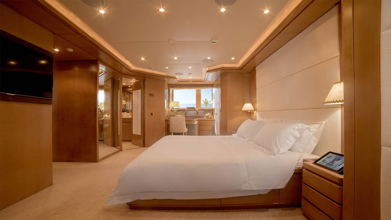 2006 ISA Oasis for charter (photo 10)