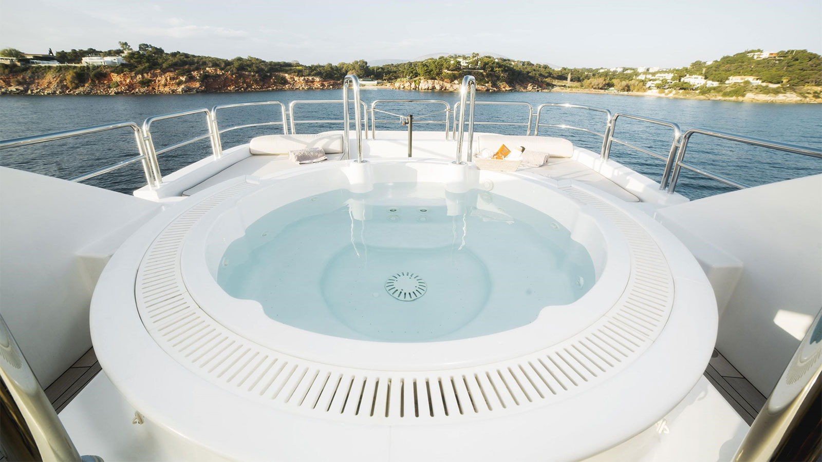 2006 ISA Oasis for charter (photo 16)