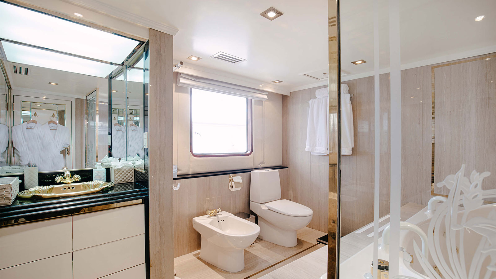 1987 Dauphin Yachts Itoto zu chartern (photo 12)