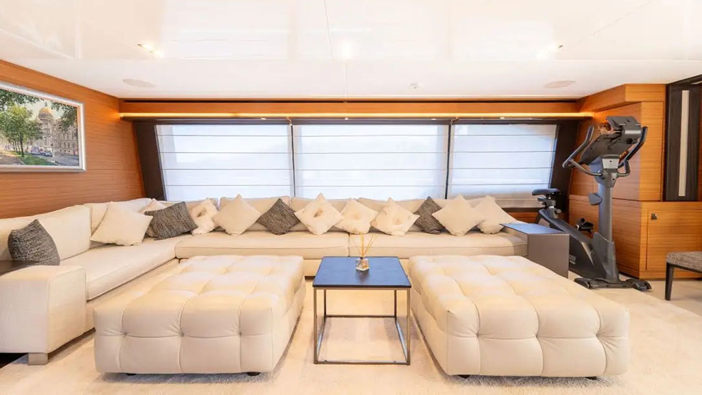 2018 Custom Line Navetta 28 à louer (photo 3)
