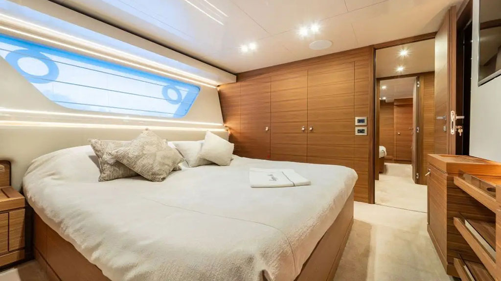 2018 Custom Line Navetta 28 à louer (photo 7)