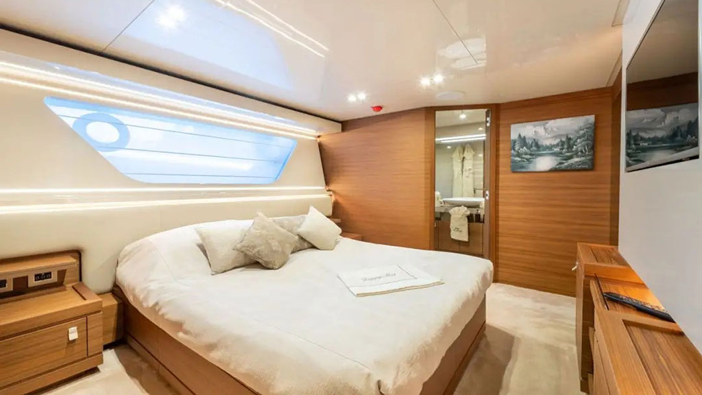 2018 Custom Line Navetta 28 à louer (photo 8)