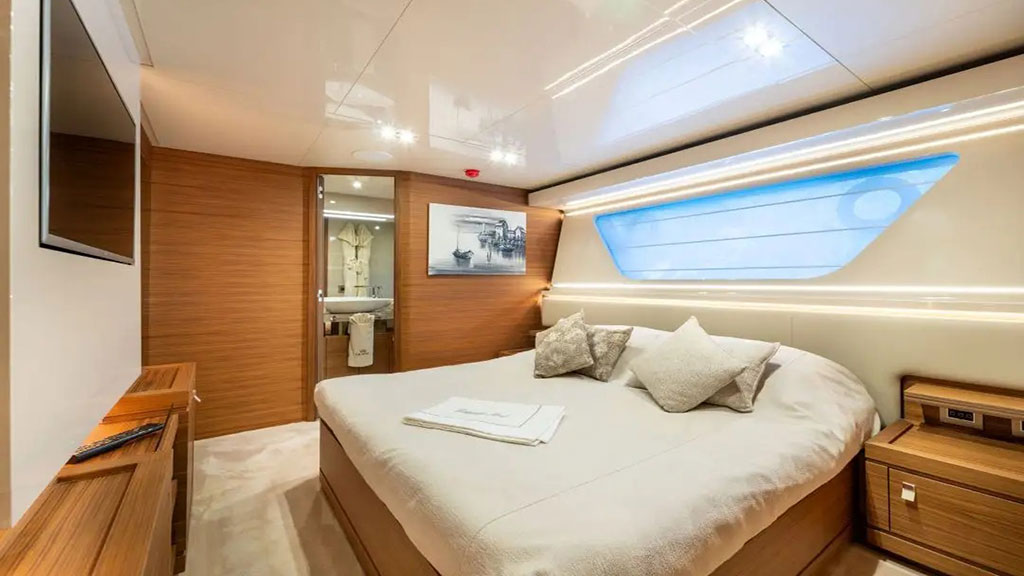 2018 Custom Line Navetta 28 à louer (photo 9)