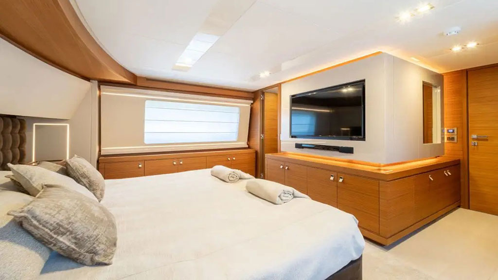 2018 Custom Line Navetta 28 à louer (photo 10)
