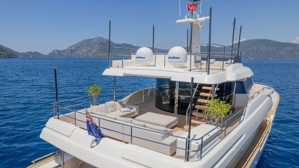 2018 Custom Line Navetta 28 à louer (photo 16)