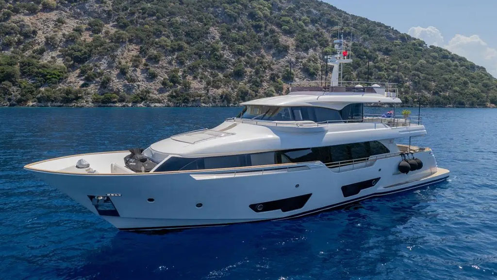 2018 Custom Line Navetta 28 à louer (photo 21)